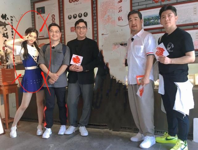  以说|徐艺洋首档综艺节目，穿校服上课，离开十级美颜后，校花级美貌