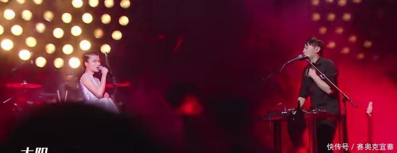 乐队的夏天|《乐夏》合作赛,以为会“垮”的两支乐队,结果却“炸”翻天