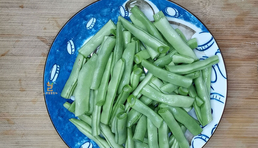  卷子|三伏天烙饼吃腻了，教你老北京特色粘卷子，有菜有饭有营养，真香