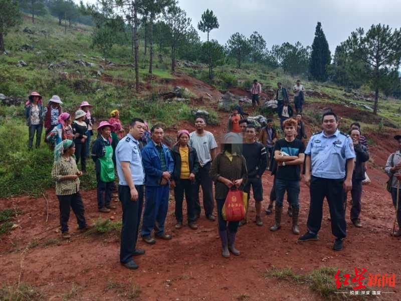 苏某|迷失深山!大妈采蘑菇一夜未归,警民50余人地毯式搜寻将她救回