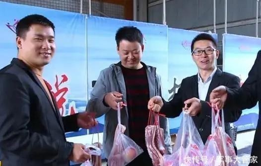 上热|1000斤五花肉!公司发的中秋礼物冲上热搜,看完酸了