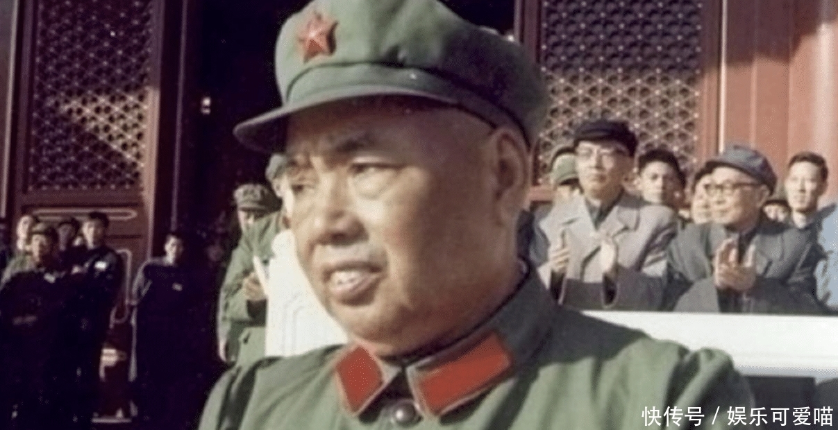 许世友|19岁给许世友将军当政委，战士无人不服，20岁成为许世友上司