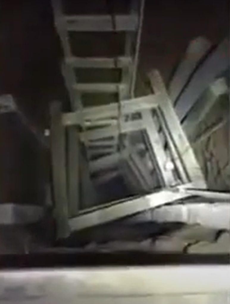  宝藏|老太梦见自家地下有宝藏，家人挖出21米坑洞寻宝结局亮了