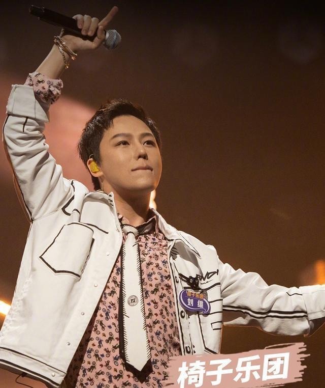 点评|34岁男星上综艺被前辈嘲混子,发文暗讽对方键盘侠,火药味太浓!