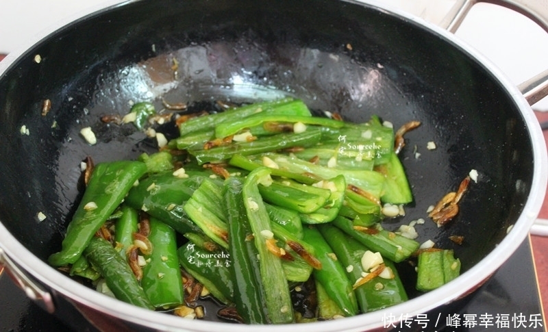 入味|虎皮尖椒增加一步,鲜嫩爽口绵而不烂,辣味十足,弥漫鲜香