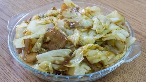 晚饭|晚饭3菜1汤，依然是家常的食材简单的做法，一家人吃得特别满足