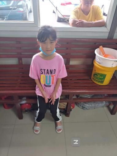  驾驶员|6岁小女孩独自乘坐公交车 热心驾驶员帮忙寻家人