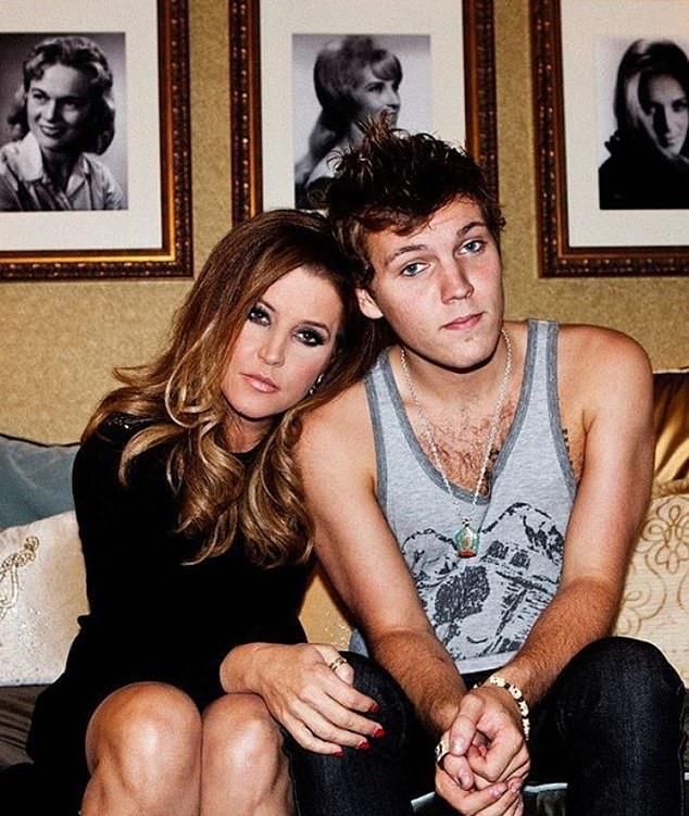 母亲丽萨|猫王唯一外孙自杀身亡年仅27岁，母亲痛哭流涕称他和猫王最像