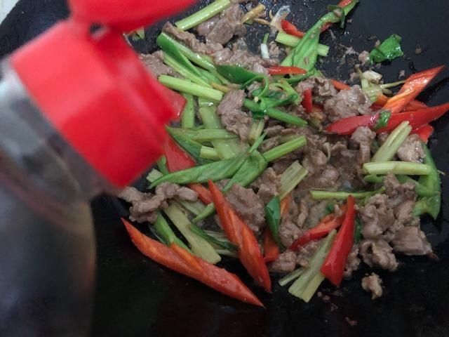 饭店|学会1个小技巧,牛肉又嫩又入味,炒出来的牛肉比饭店还好吃