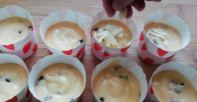  搅拌均匀|巧克力纸杯蛋糕，无任何添加剂，口感特别好，做法教给大家！