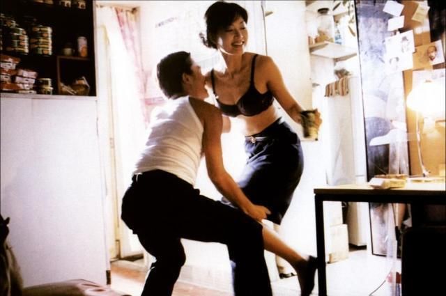 价值|2019年,刘嘉玲展出价值10亿皇冠后,才明白梁朝伟的心酸