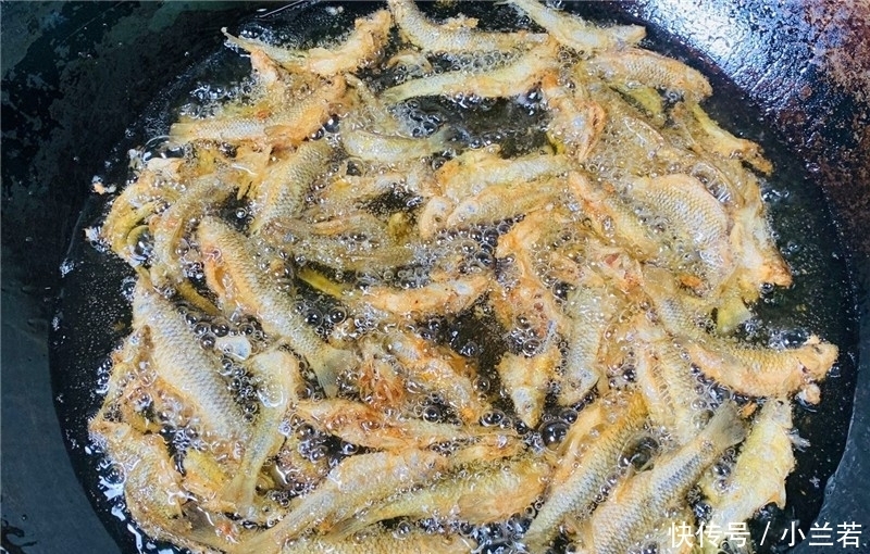  美味|小河鱼最好吃的做法，简单美味，下酒又补钙，比吃肉还过瘾！