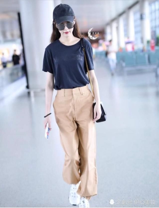  显高|“阔腿裤”早就下岗了，现更流行“微笑裤”，遮肉显高，明星都爱