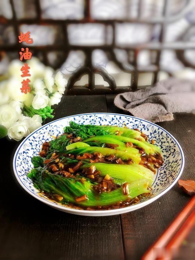 翠绿|生菜这么做翠绿爽脆，苦味减少鲜香加倍，十分钟上桌，一盘不够分