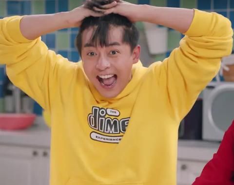  航官|李佳航官宣新剧，仅1位《爱情公寓》成员送祝福，看清是谁：理所应当