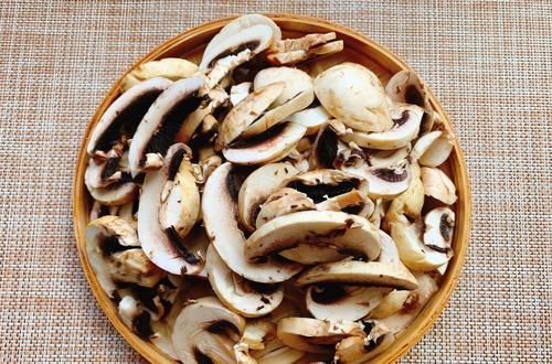 做好|秋季天气炎热,几分钟就可以做好了,低脂低热量,给肉都不换呀