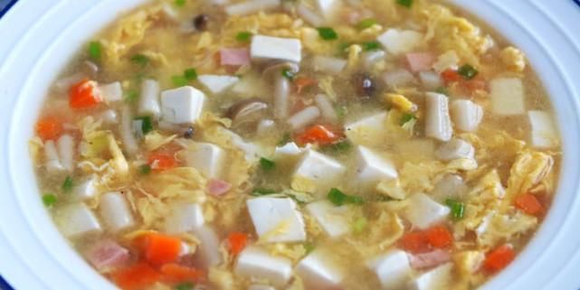  菌菇|老相食厨房|鲜嫩豆腐菌菇汤！几步就能尝鲜！赶紧收下这份菜谱！