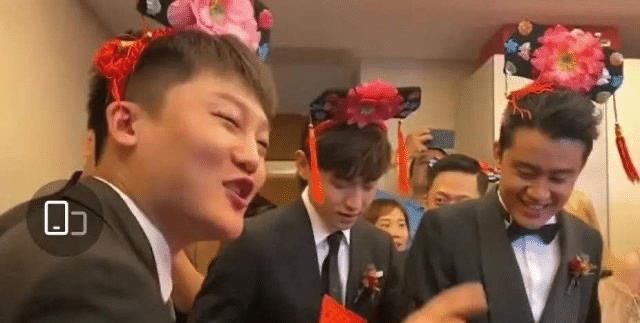  专业户|邓伦回家乡当伴郎，网友：伴郎专业户，经验丰富