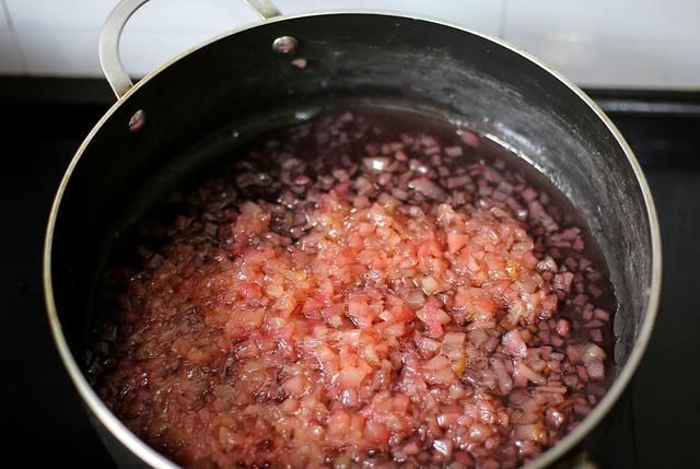  美味|只需3个桃子，就能做出2种甜品，美味解馋又实惠，做法超简单