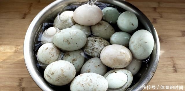 流油|咸鸭蛋这样腌制,个个流油,又香又沙,做蛋黄酥和蛋黄月饼必备