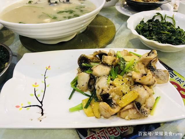  鱼香茄子|生日大餐，本以为随便点几个也要超过300，结账时真是给惊喜到了