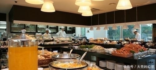 串串香|女子去吃69元自助餐,一人吃掉1000根肉串,走时老板笑着说免单