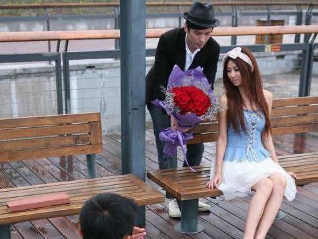  游戏|《非诚勿扰》最清纯的女嘉宾，因厕所门引起热议，代言游戏被封杀