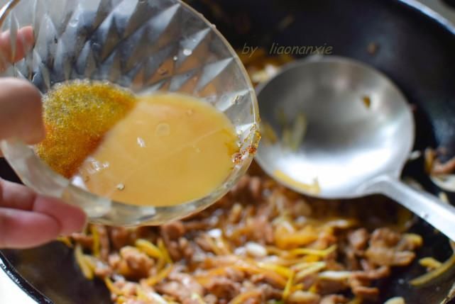  开胃|三伏天没食欲，试试这道菜，酸香开胃，比鱼香肉丝还抢手