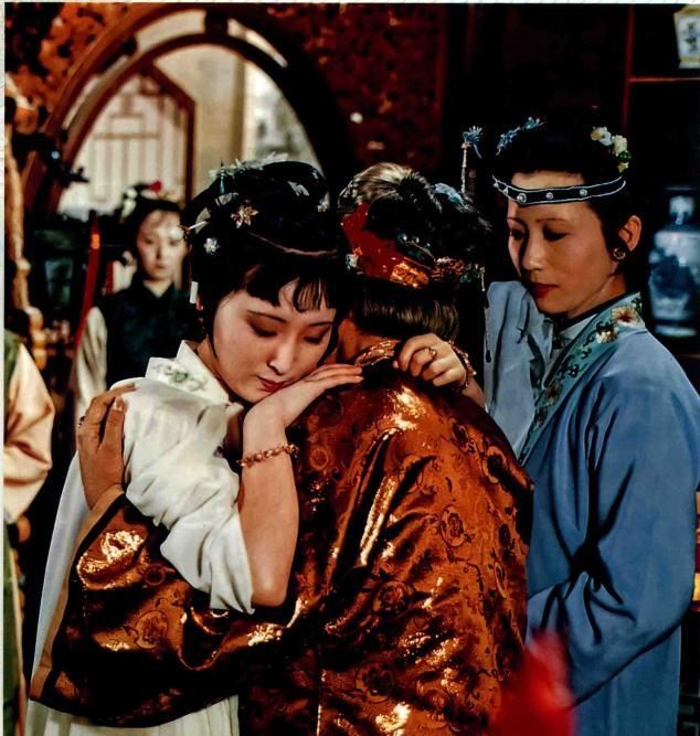  贾母|王熙凤卖乖讨巧，却触动贾母的怨愤往事，当众让王夫人下不来台