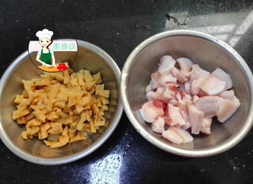  适量|热天，这菜我家常做，配五花肉炒特香，好吃又下饭，每回都吃撑了