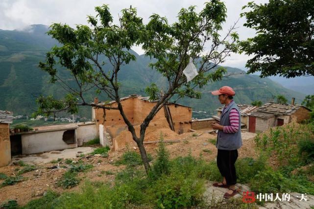  放弃|深山“荒村”留守者：放弃城市生活，放羊种菜为生