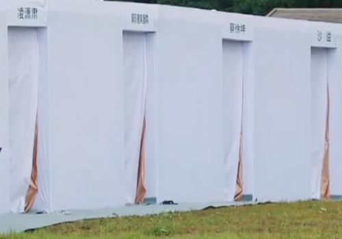  获胜|跑男为让baby获胜太明显，大白天安排嘉宾室外冲水，还会故意贴上名牌