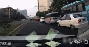  离开|【关注】街头这种电动车你怕不怕？请你赶快离开商城！