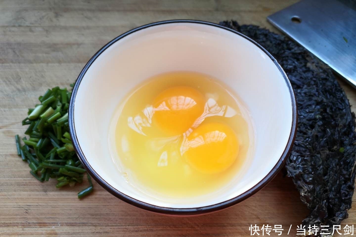 朋友圈|晚餐老公做了2菜一汤,成本没超20元,晒朋友圈,朋友:太寒酸了