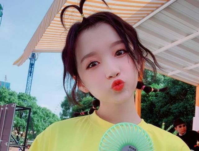  东风|借赵丽颖东风，这个备受争议的芒果小花要再次崛起？