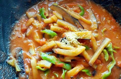  去皮|家常菜西红柿烧茄子，建议西红柿要去皮，更入味才好吃