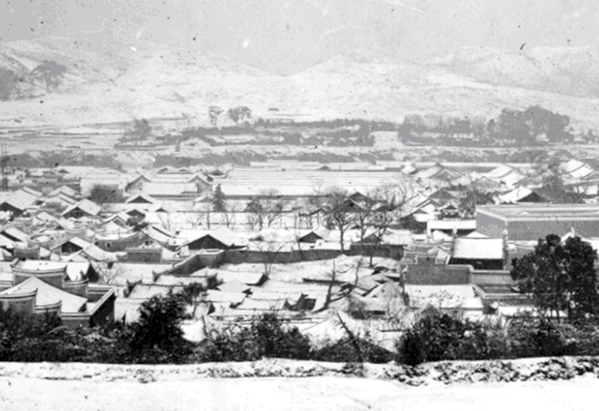 岷江|清末民初写真老照片:图1岷江源头小景,图2京师监狱