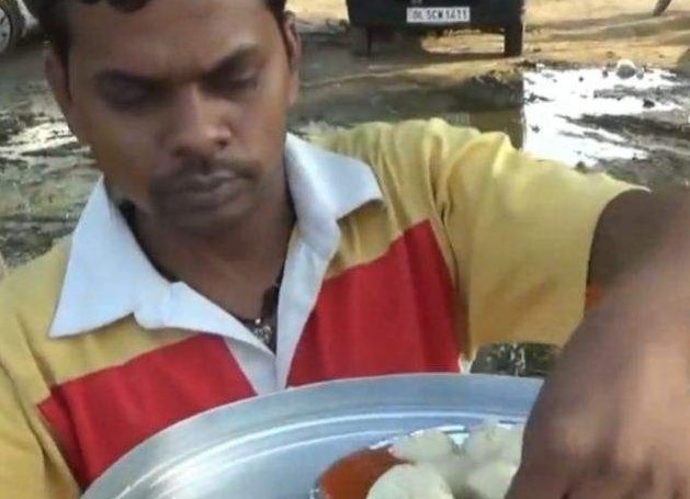 吃出|中国包子在印度走红,被印度人吃出了新花样,只是吃相无法直视