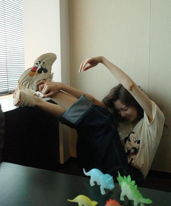 模板|“中国泫雅”火上热搜 宋妍霏才是白富美终极穿搭模板