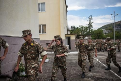 亚美尼亚|亚美尼亚已经到了最后时刻！大批征召本国女青年，5次向俄军求援