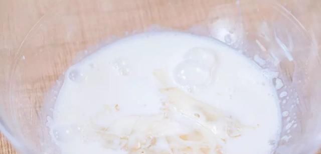  慕斯|这一块像奶酪的居然是慕斯! 最适合夏日的甜品, 烘焙新手就能做!