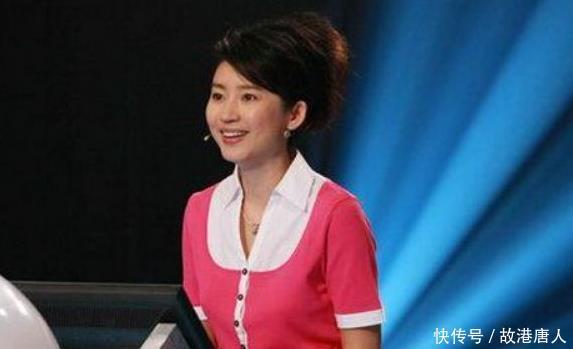  王小丫|52岁央视主持王小丫近照，表情很严肃，发福胖的认不出