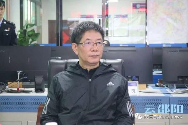 刘事青|刘事青专题调度国庆返程高峰高速通行:全力以赴保平安保畅通控事故