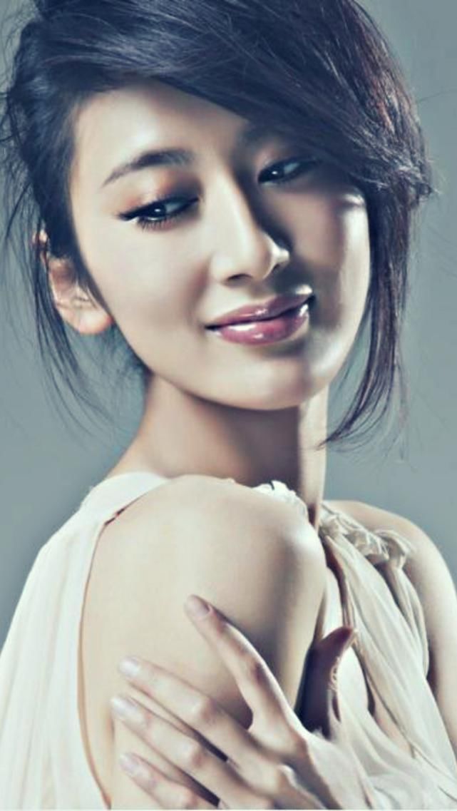 时尚|郭珍霓时尚写真照,尽显柔美气质