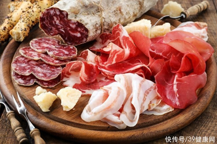 4种肉被世卫列入致癌名单(4种肉已被世卫列入“致癌名单”，吃多了致癌，可信吗？真相来了)