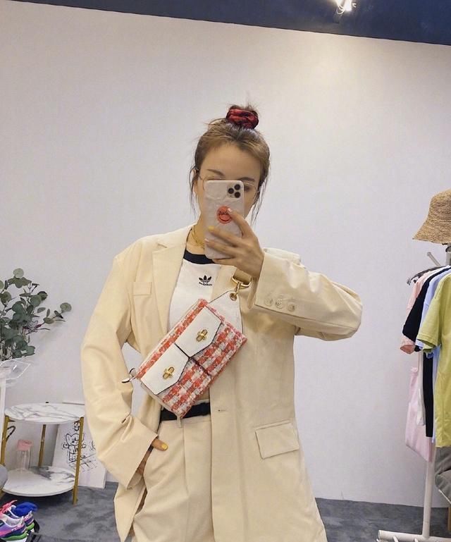  搭配|37岁的吴昕，其实很有女团范儿，黑白小礼裙造型太甜美