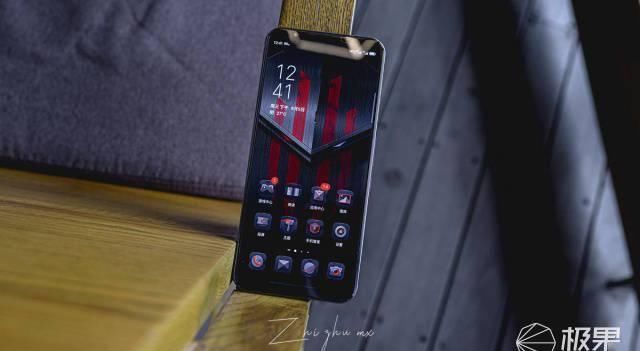 游戏|144Hz “滑”到手软,银翼风暴堪比“空调”,这款手机简直就是为游戏而生。