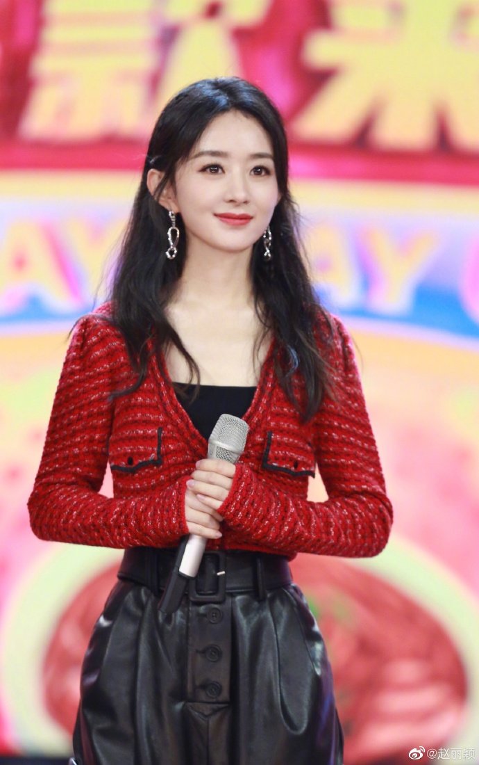  赵丽颖|《中餐厅》众人欢迎刘宇宁，唯独赵丽颖没转发，遭吐槽不合群