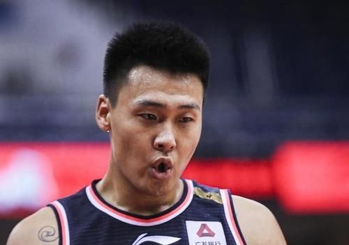  杜锋|近两场18中3＋8次失误，赵睿状态不佳，杜锋下场会重用徐杰吗？