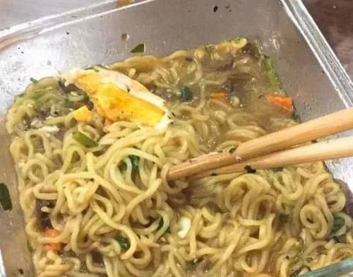泡砸|假如供你吃喝玩乐两个月,前提需吃下这四款泡面,臣妾做不到!